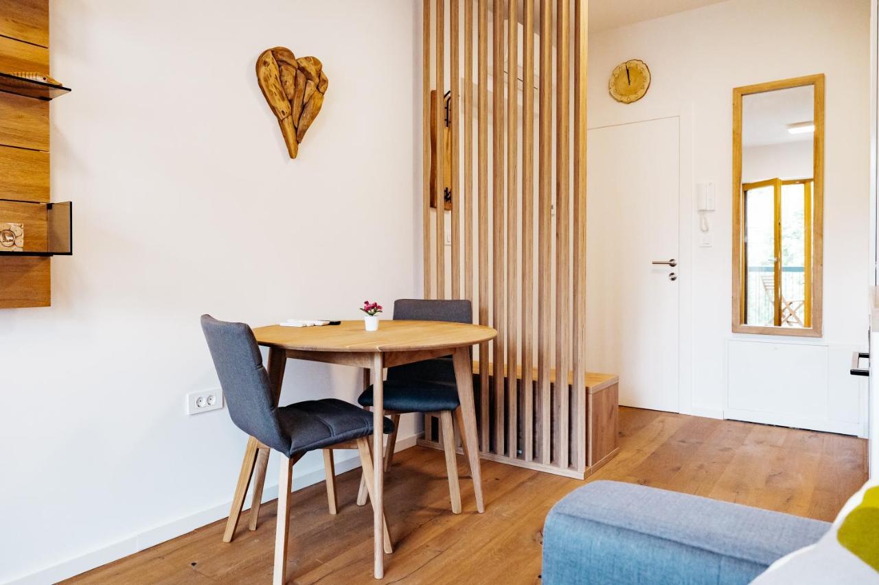Woody - Comfy Apartment In Siska Ljubljana Buitenkant foto