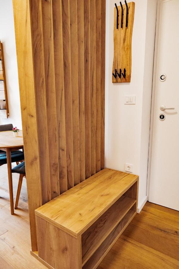 Woody - Comfy Apartment In Siska Ljubljana Buitenkant foto