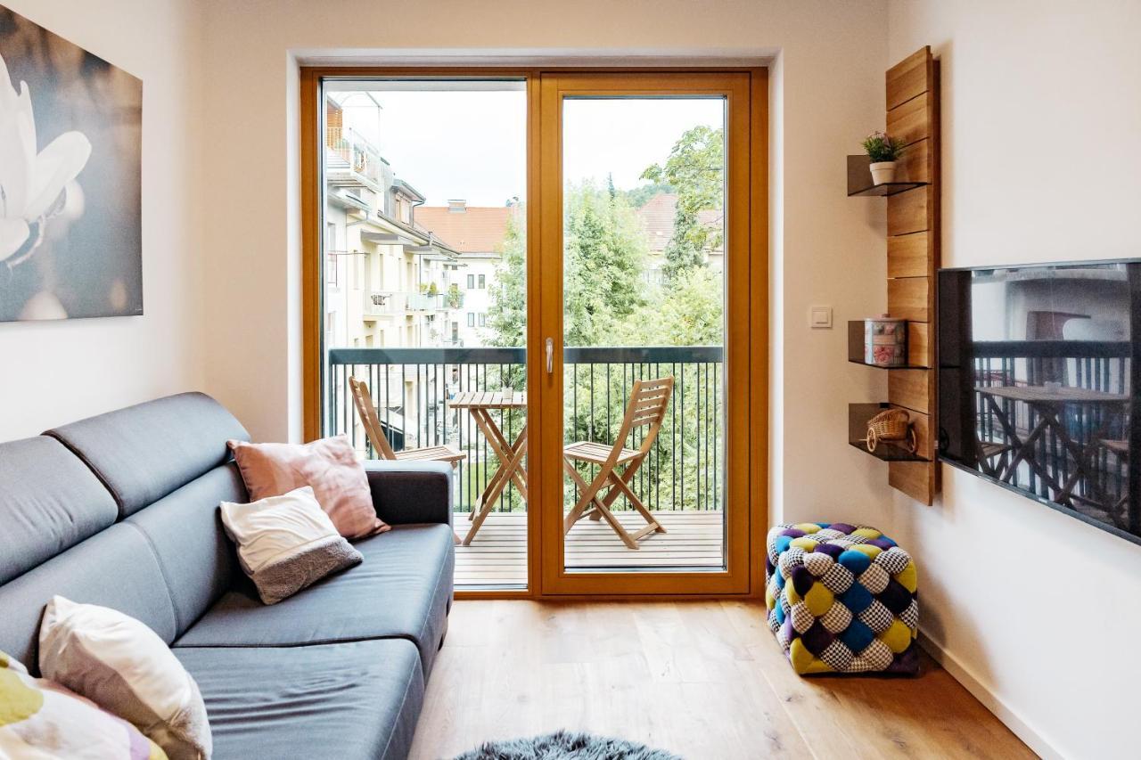 Woody - Comfy Apartment In Siska Ljubljana Buitenkant foto
