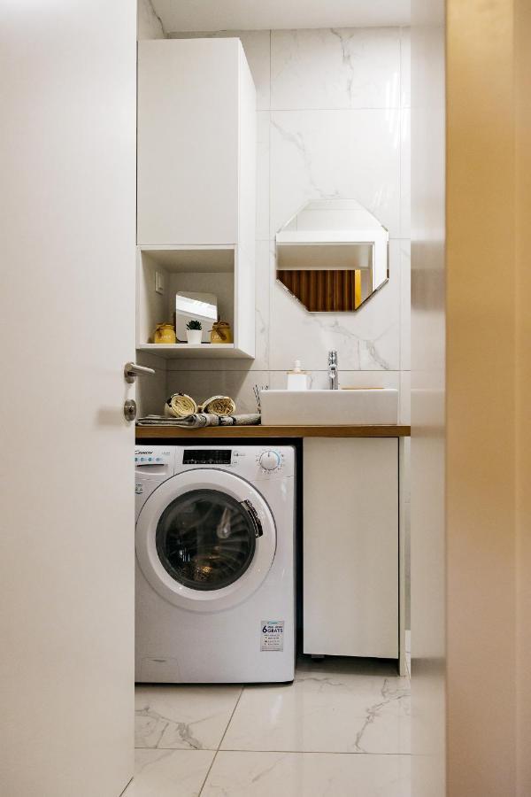 Woody - Comfy Apartment In Siska Ljubljana Buitenkant foto