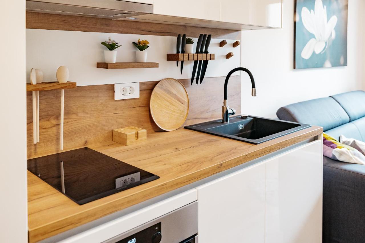 Woody - Comfy Apartment In Siska Ljubljana Buitenkant foto
