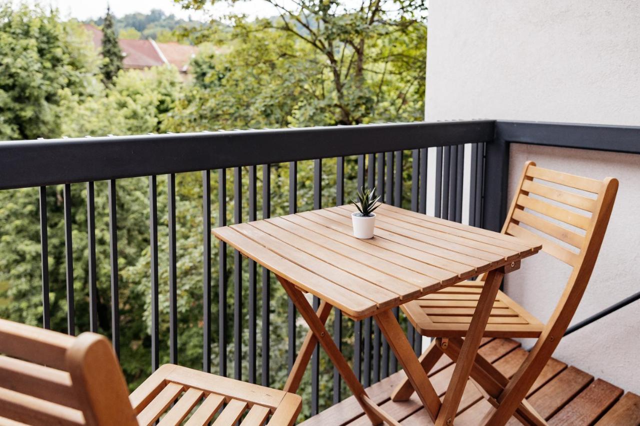 Woody - Comfy Apartment In Siska Ljubljana Buitenkant foto