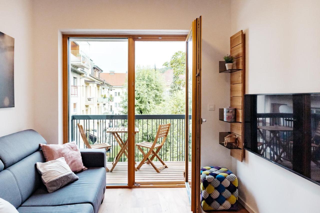 Woody - Comfy Apartment In Siska Ljubljana Buitenkant foto